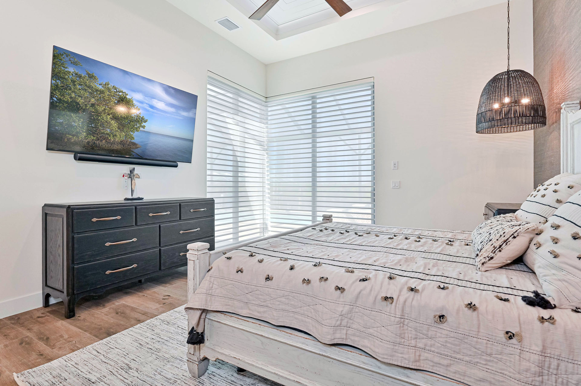 Master Bed And Dresser