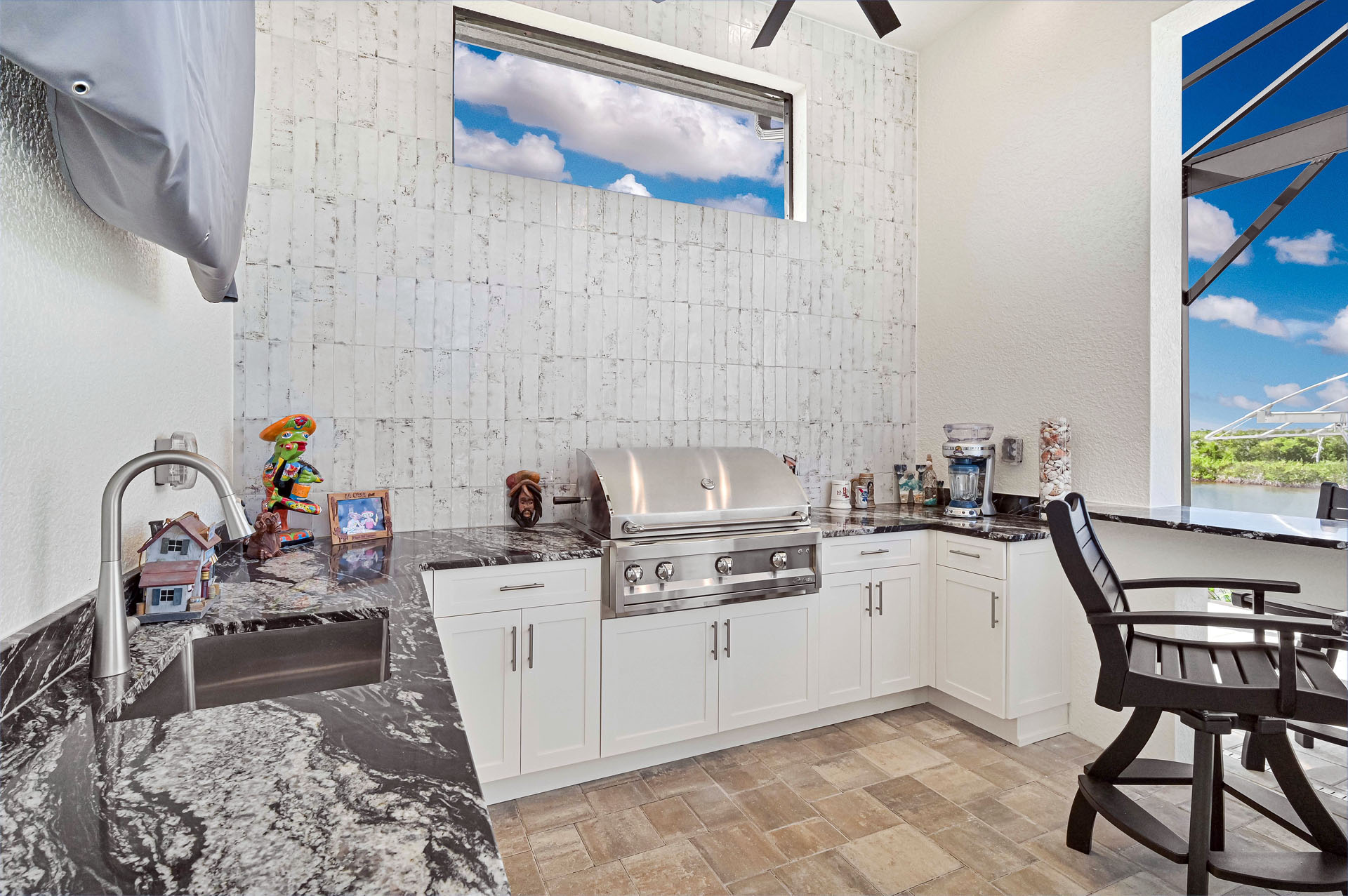 Outdoor Kitchen