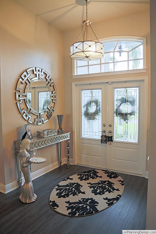 Entry decor and accessories